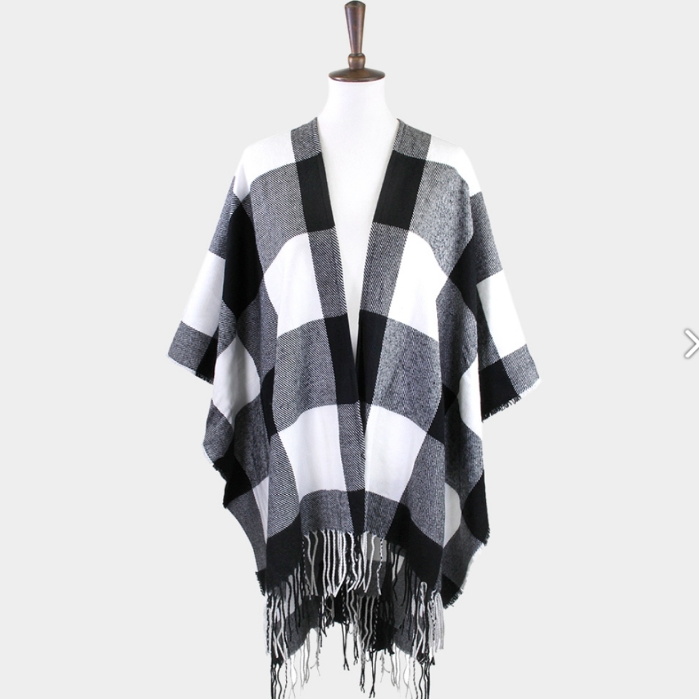 Black and white Checkered Shawl - Picture 4 of 4